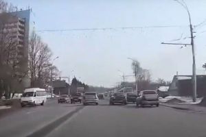 В Пензе водители устроили опасные «танцы» на дороге. Видео