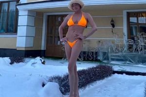 Анастасия Волочкова ради фото вышла на улицу почти раздетой