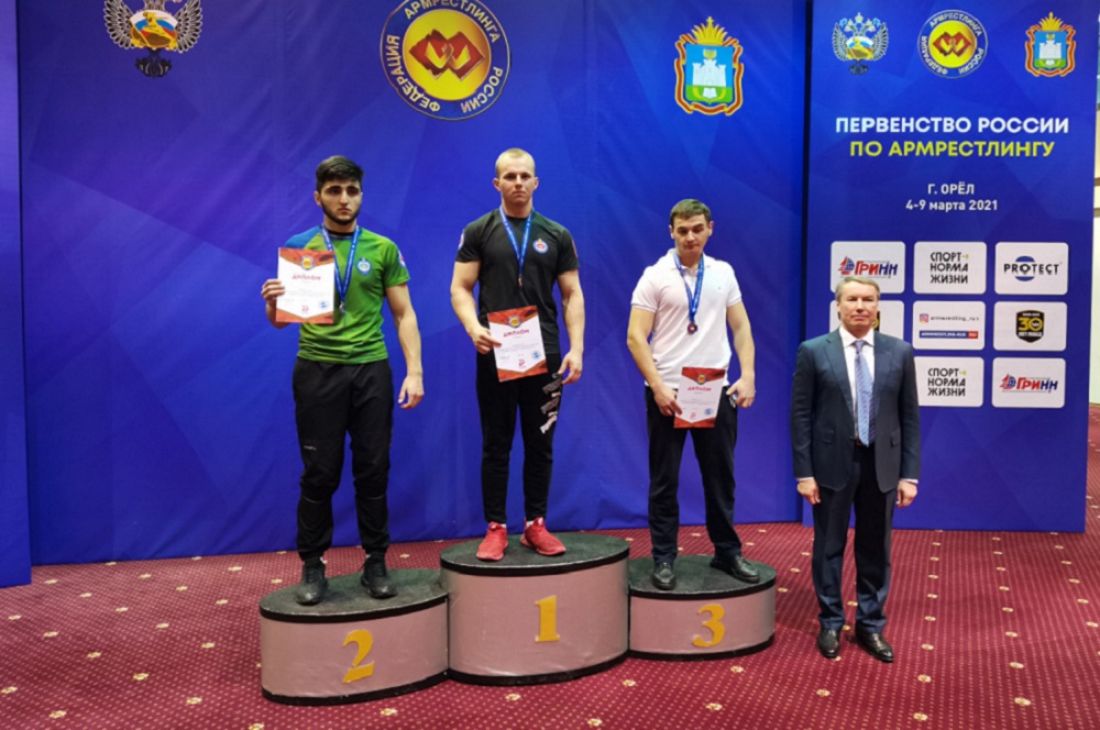 Пензенские спортсмены вернулись с медалями с первенства России по армрестлингу