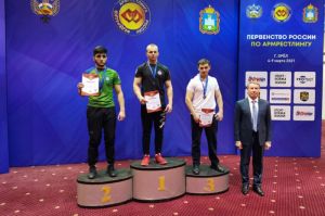 Пензенские спортсмены вернулись с медалями с первенства России по армрестлингу
