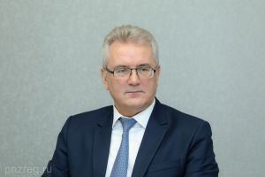 Белозерцев прокомментировал новость о покупке родителями его портретов в школу