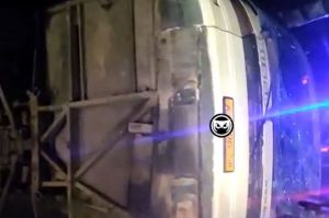 Опубликовано видео с места аварии под Рязанью, где перевернулся автобус из Пензы