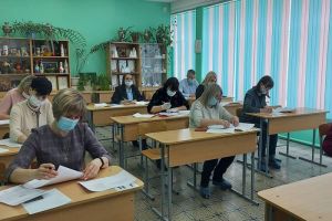 В Пензе более 400 родителей выпускников написали ЕГЭ