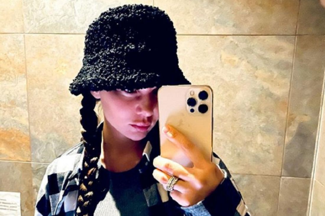 «Выглядишь на 18». На новом фото Седокова «скостила» себе 20 лет