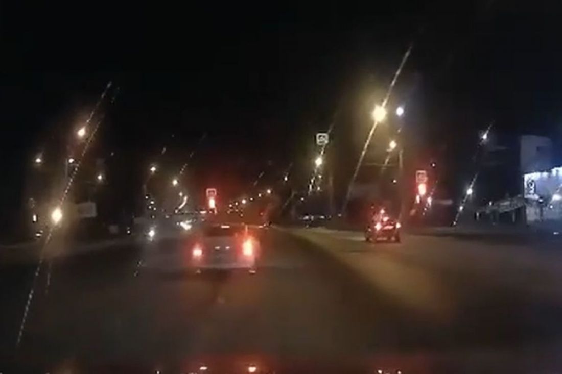 В Пензе странный водитель намеренно таранил коллегу на дороге. Видео
