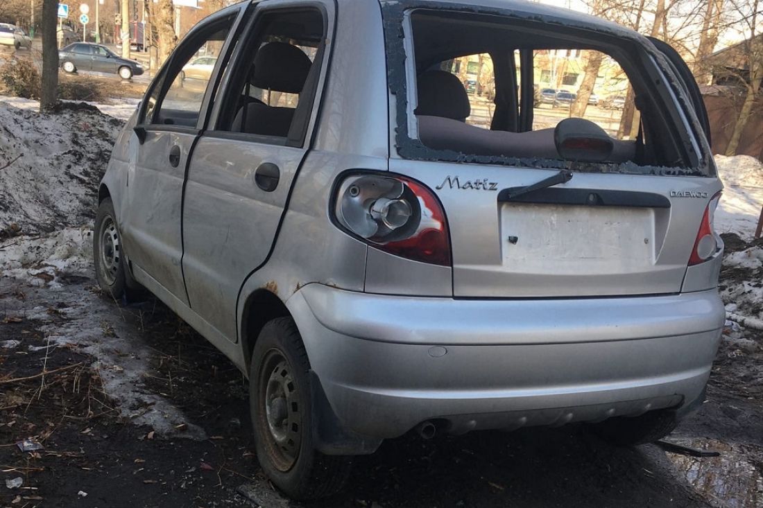 «Месть». В Пензенской области салон иномарки закидали мешками с мусором