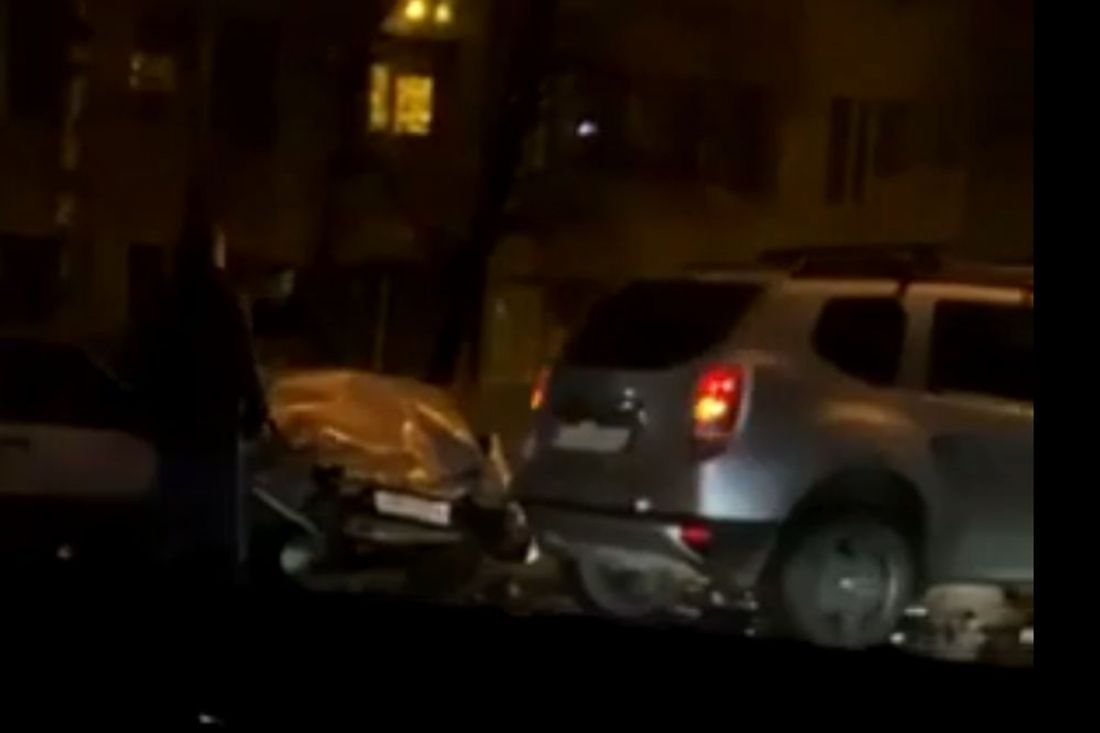 На улице Злобина в Пензе в жесткой аварии разбился автомобиль. Видео