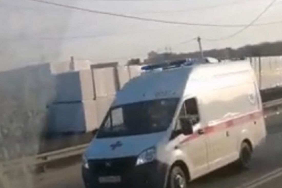 К месту ДТП на трассе М-5 в Пензе прибыла «скорая». Фото