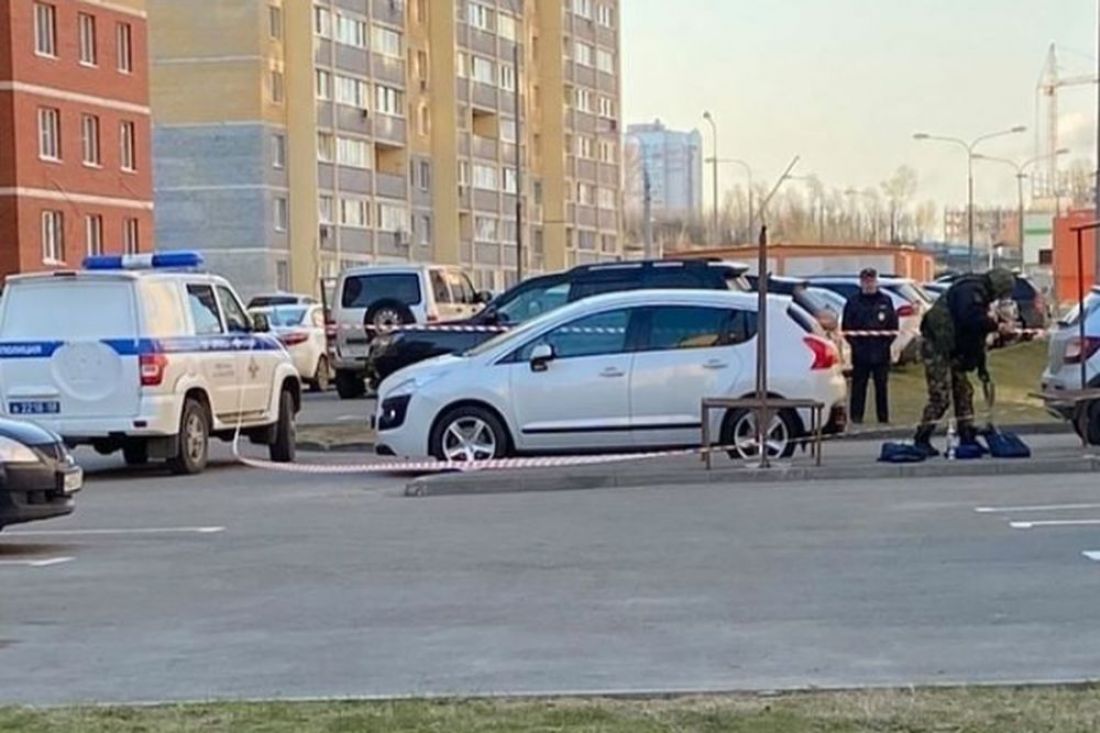 На Ладожской улице Пензы полиция оцепила автостоянку