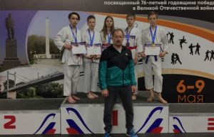 Пензенцы вернулись с медалями с окружных соревнований по каратэ