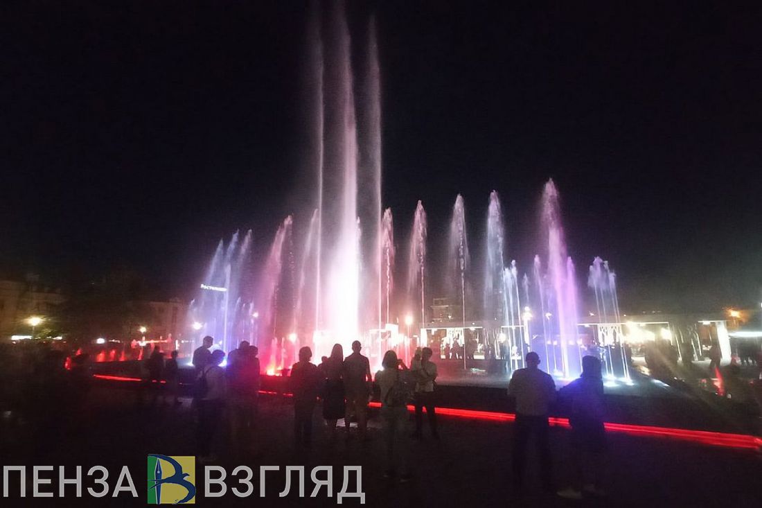 Пензенцы не увидели завершающее лазерное шоу на фонтане