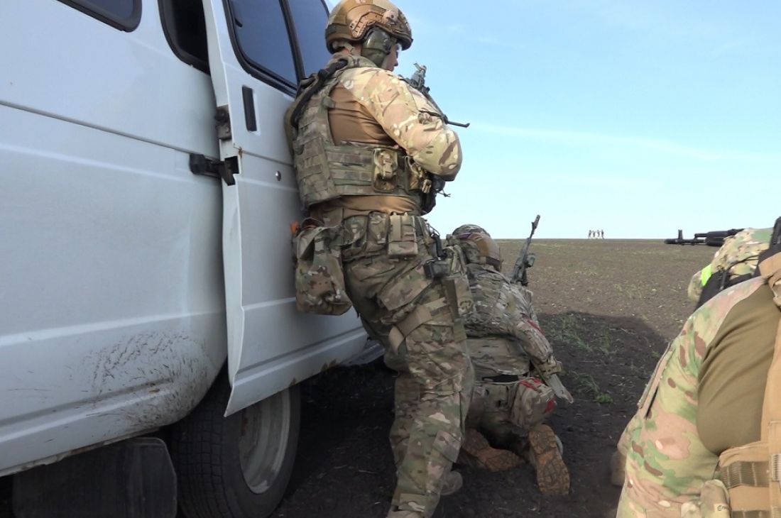 Тройное убийство, массовое отключение воды и женщина под поездом: новости за 17 мая