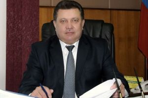 Стало известно, сколько заработал глава администрации Мокшанского района