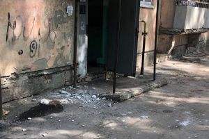 Житель Пензы показал дом с отваливающейся стеной. Фото