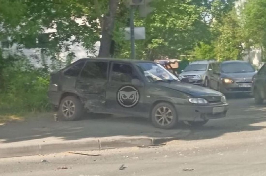 «Выкинуло на пешеходную дорожку». Пензенцы сообщили о ДТП