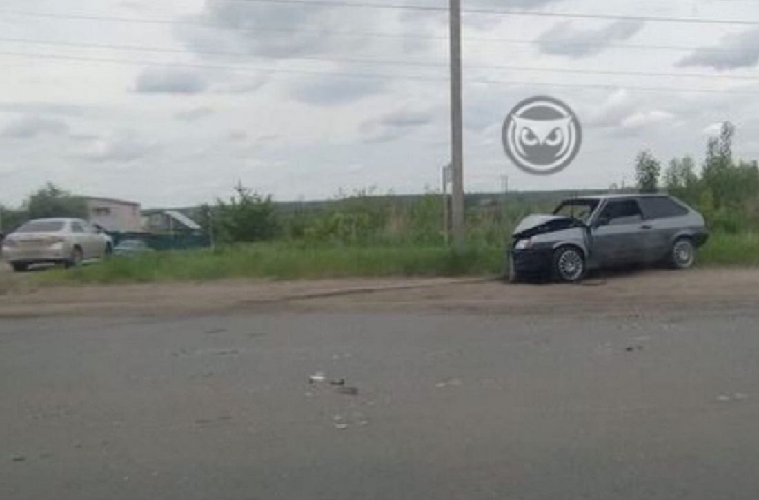 На «пьяной дороге» в Пензе легковушка осталась без «носа»
