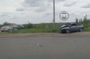 На «пьяной дороге» в Пензе легковушка осталась без «носа»