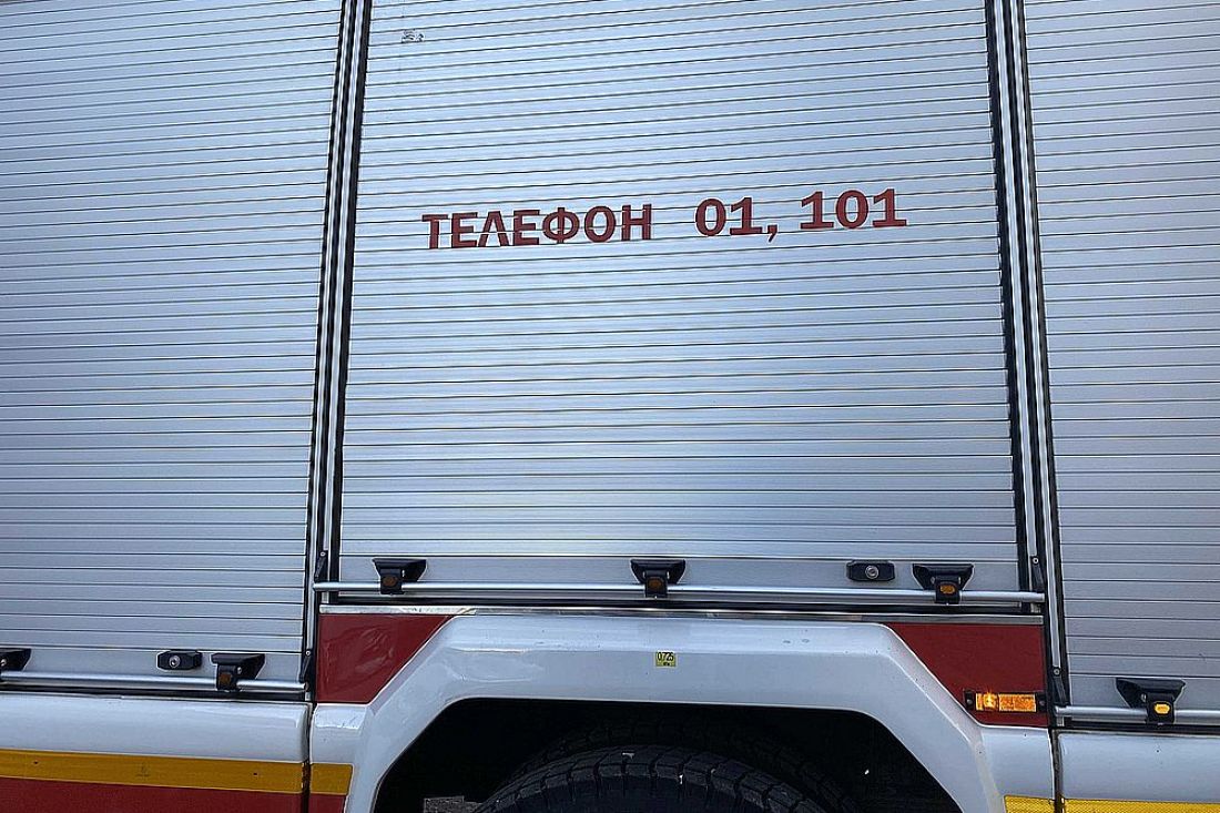 Пострадавшего из-за пожара в Пензенской области эвакуировали на носилках. Видео