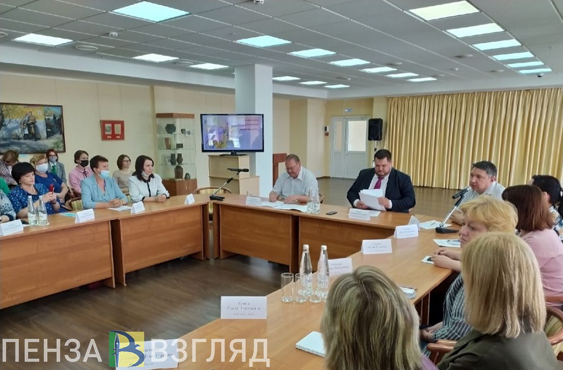 Олег Мельниченко встретился с работниками районных библиотек