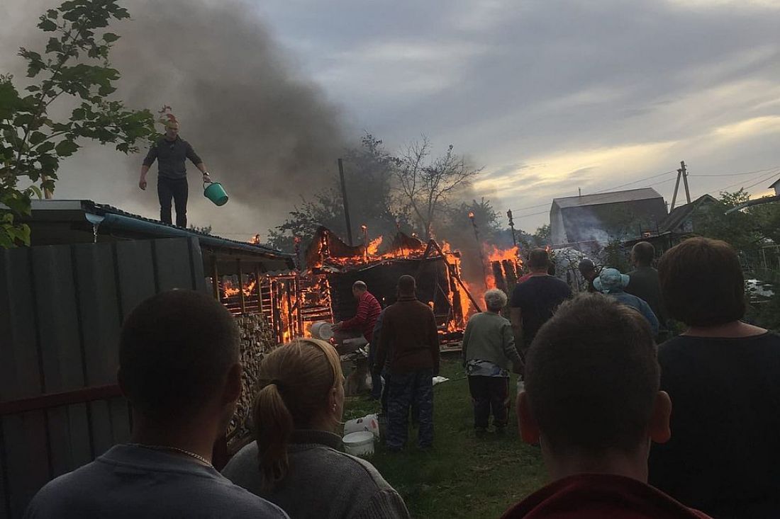 Соцсети: в селе под Пензой полыхала баня