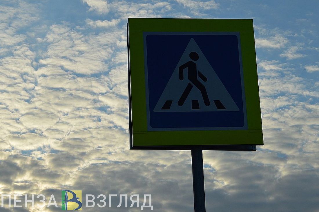 На место ДТП на проспекте Строителей в Пензе прибыли две «скорые» и реанимобиль