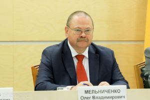 Мельниченко проинформировал полпреда о планах по строительству школы в Чемодановке