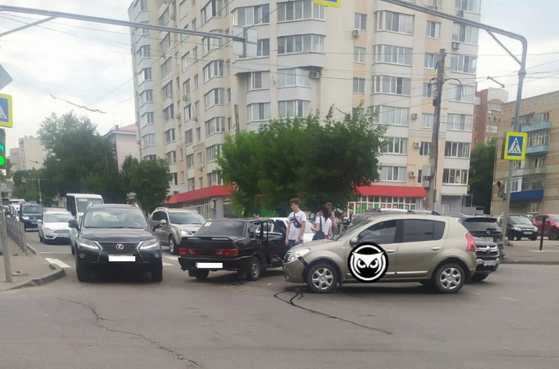 В сторону Терновки скапливается пробка из-за ДТП