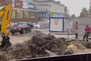 Соцсети: на реконструируемой части Московской улицы в Пензе прорвало трубу