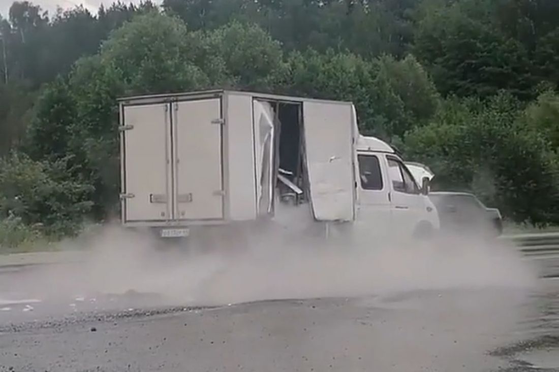 На Ахунском переезде в Пензе произошла загадочная авария