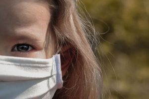 Стали известны опасные последствия коронавируса для здоровья детей