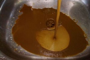 Соцсети: в Пензенской области чиновник отказался пить воду, которую сам назвал «чистой»