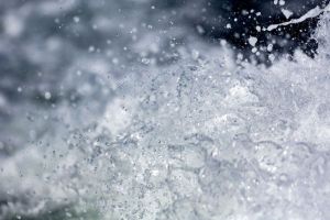 На улице Суворова в Пензе неизвестные кидались в прохожих «водяными бомбами»