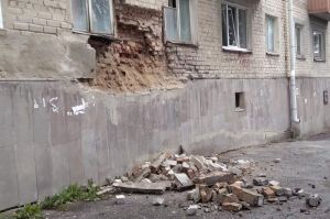В Пензе обрушилась часть стены многоквартирного жилого дома