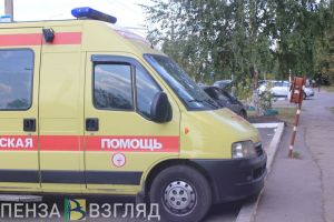 Девушку после ДТП на Тепличной улице в Пензе увезла машина реанимации