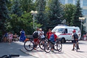 В Пензенской области «скорая» приехала за поранившимся в фонтане ребенком