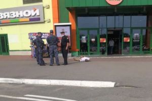 Соцсети: полиция задержала в пензенском ТЦ «Коллаж» буянивших мужчин