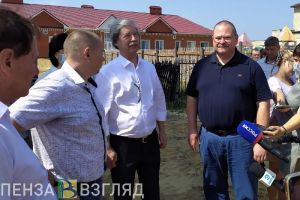 Мельниченко поручил закупить оборудование в спорткомплекс села Кузнецкого района