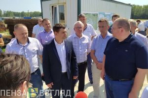 Мельниченко поручил оказать содействие в расширении земельных угодий крупного сельхозпредприятия