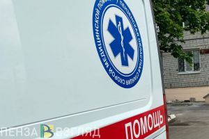К месту аварии на Окружной улице Пензы прибыла «скорая помощь»