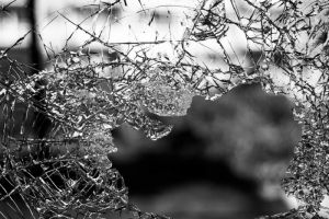 На видео попали последствия ДТП с легковой машиной, залетевшей под фуру в Пензе