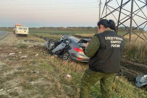 В жуткой аварии в Саратовской области погибли двое взрослых и 4-летняя девочка