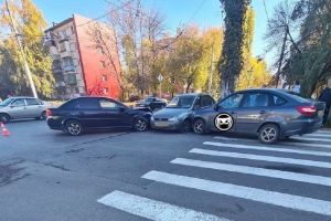 В пензенском микрорайоне Арбеково произошла тройная авария