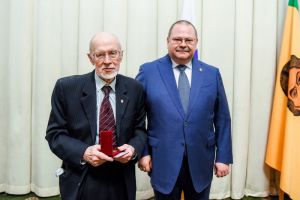 Профессора ПГУ Николая Инюшкина наградили медалью «За заслуги перед Пензенской областью»