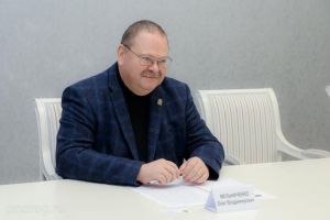 Мельниченко провел рабочую встречу с руководством компании «Азия Цемент»
