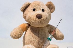 В России обещают скорую регистрацию детской вакцины от коронавируса