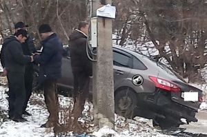 В Пензенской области в результате столкновения с машиной иномарка улетела в кювет