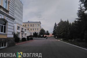 Глава пензенского Минобра Алексей Комаров поздравил преподавателей с профессиональным праздником