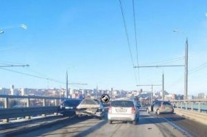 Три машины попали в ДТП на Бауманском мосту в Пензе