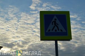 Очевидцы: в центре Пензы автомобиль сбил девушку