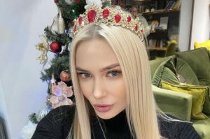 «Царица». Наталья Рудова примерила корону и «напросилась» на комплименты поклонников